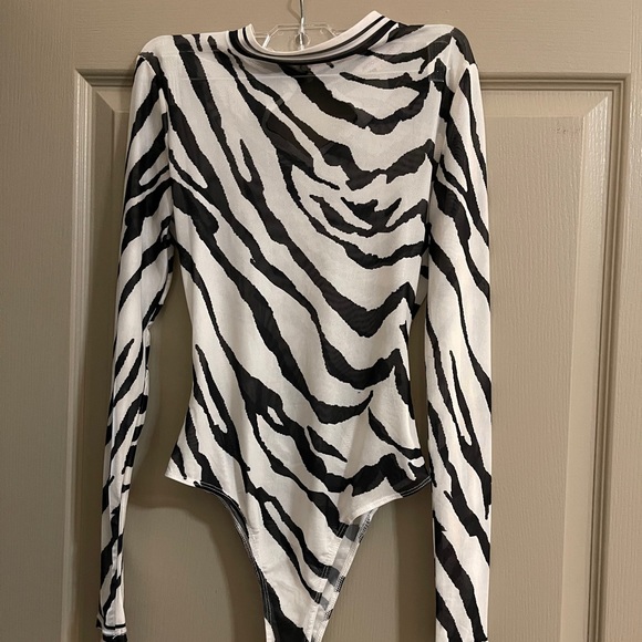 Tops - Black and White